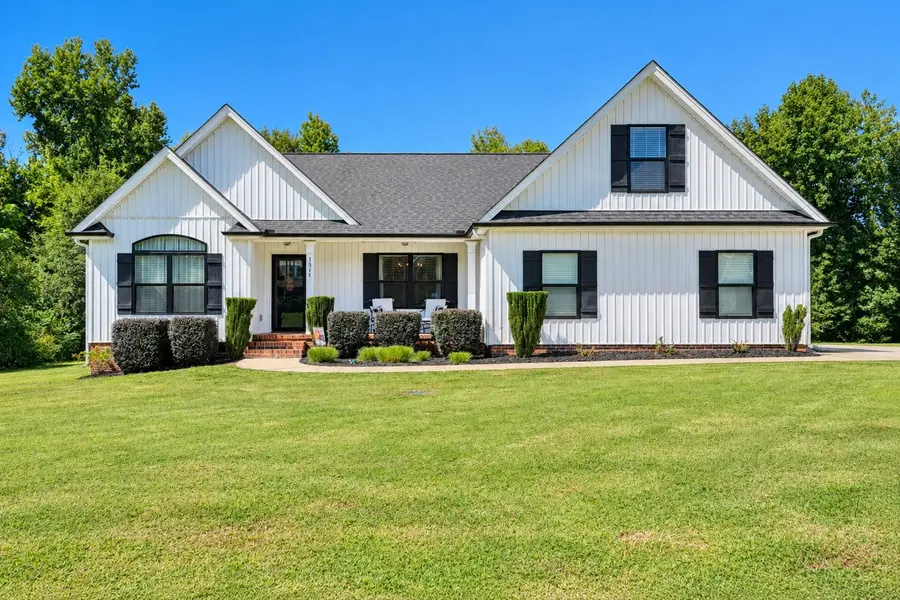 1511 S Green River RD, Gaffney, SC 29341