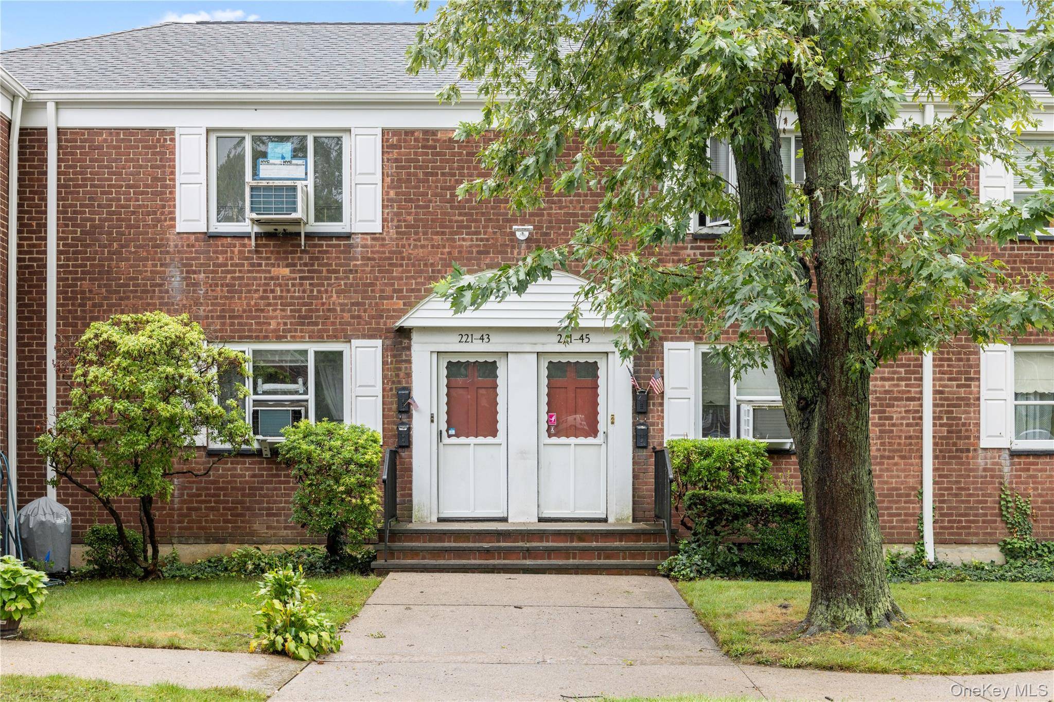 221-43 Manor RD #(Upper) 1613, Queens Village, NY 11427