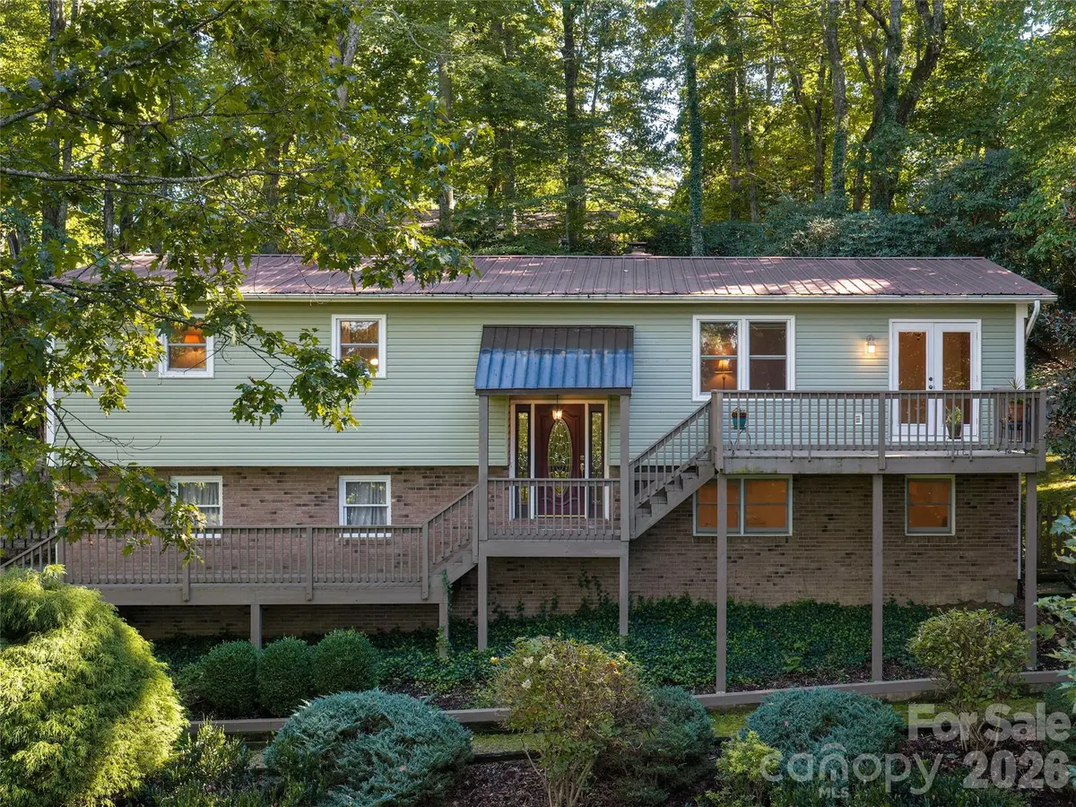 172 Long John DR, Hendersonville, NC 28791