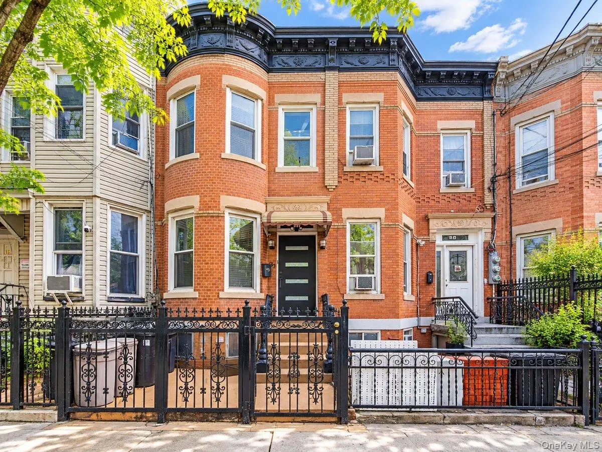 37 Grant AVE, Brooklyn, NY 11208