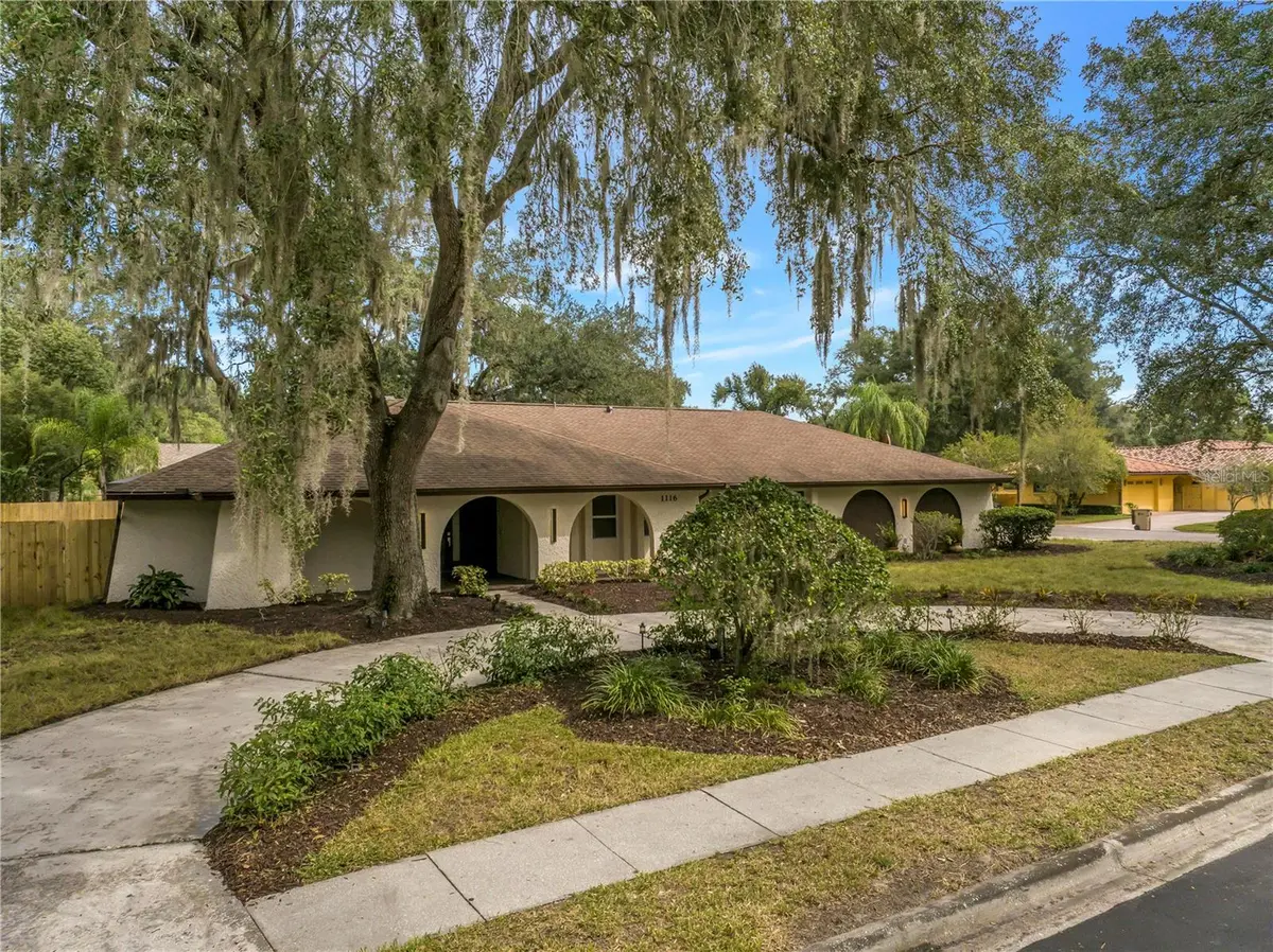 1116 N RIVERHILLS DR, Temple Terrace, FL 33617