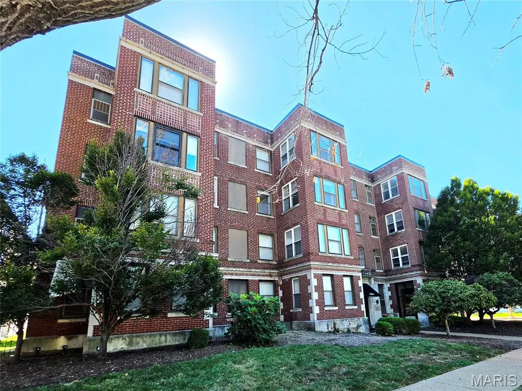 5696 Kingsbury AVE #303, St Louis, MO 63112
