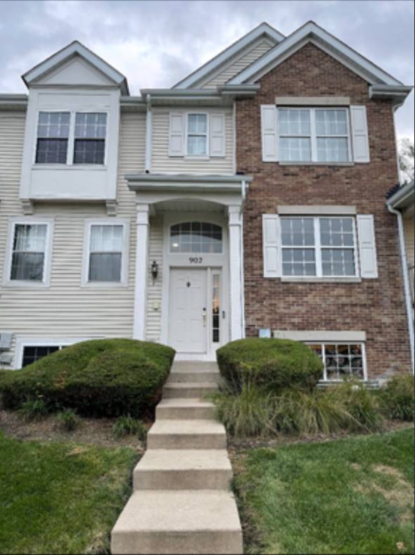 902 Galway LN, Pingree Grove, IL 60140