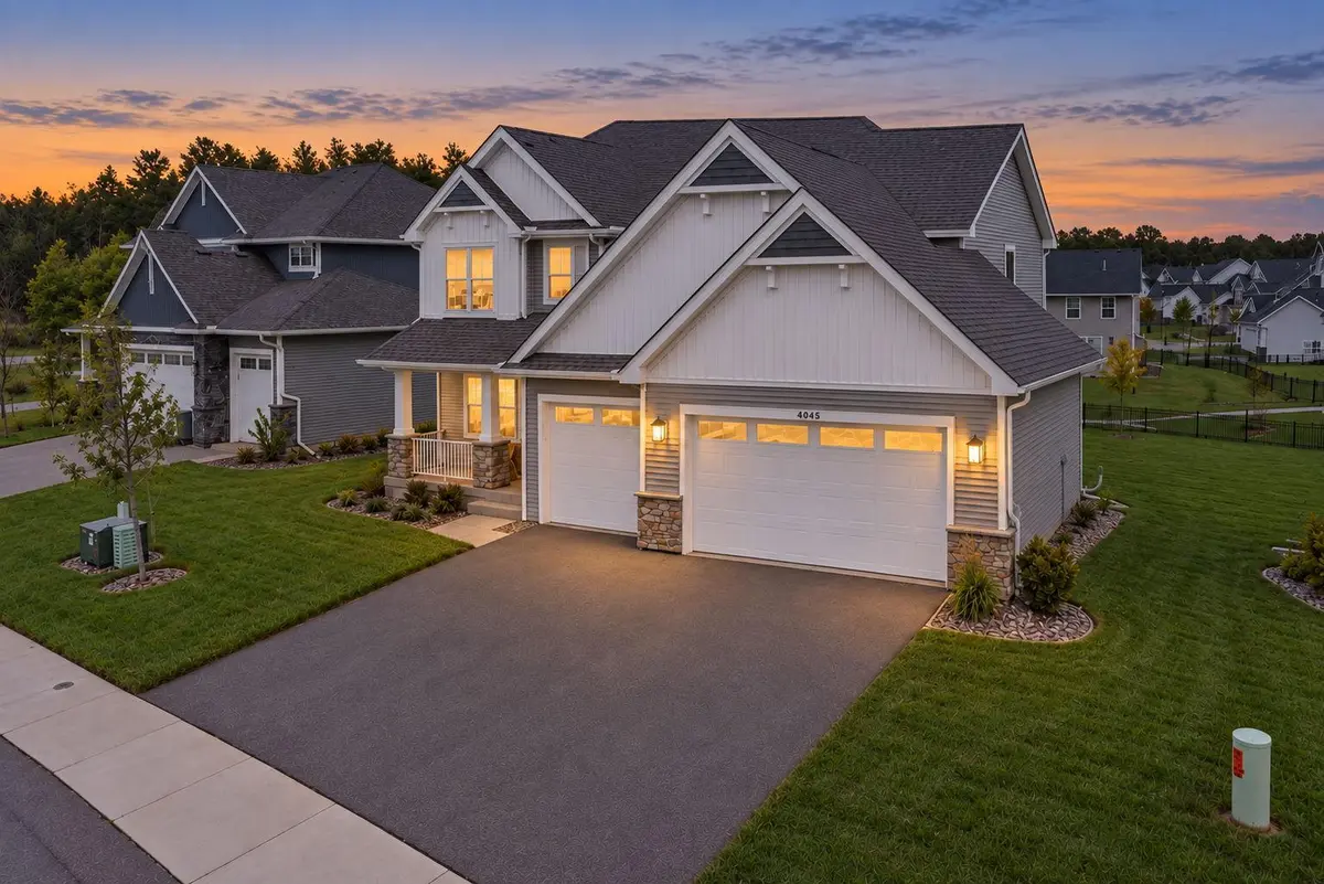 4043 Heath LN N, Oakdale, MN 55128