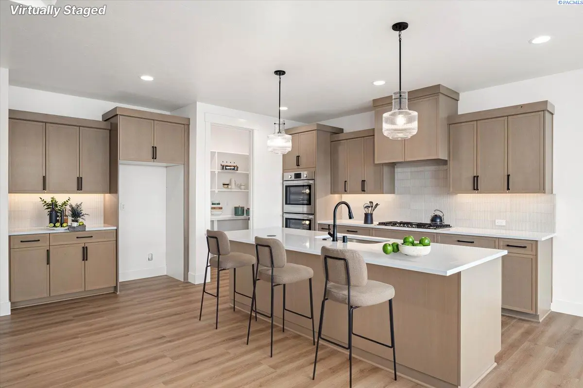 2385 Waterhill Ave., Richland, WA 99352