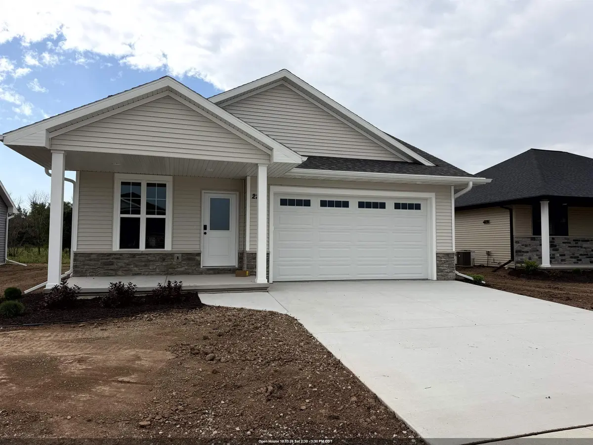 2209 GOLDEN GATE DR, Appleton, WI 54913