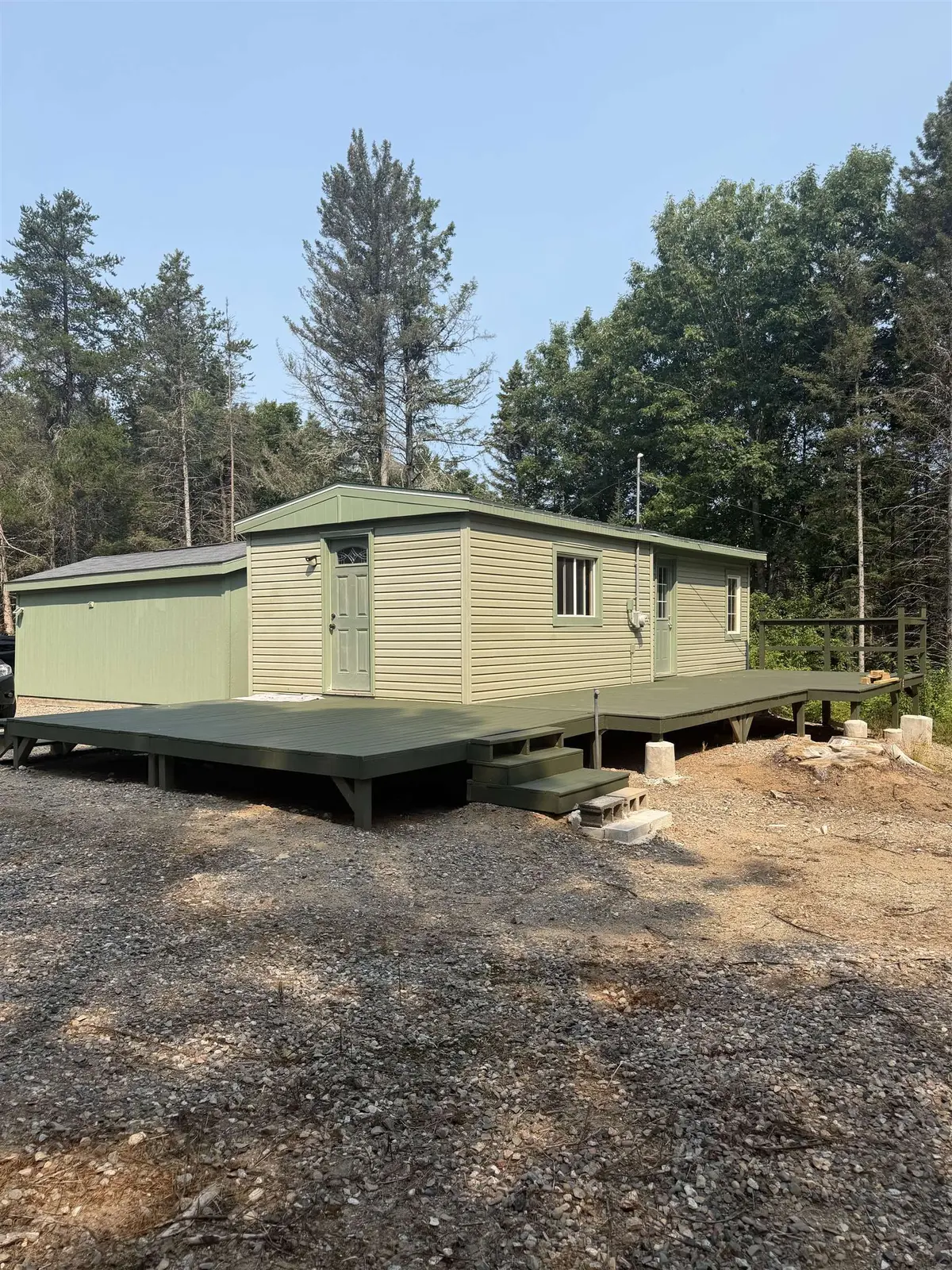 445 KUS RD, Armstrong Creek, WI 54103