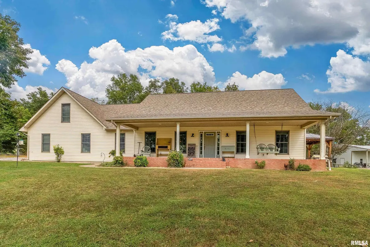 8945 State Route 14 HWY, Duquoin, IL 62832