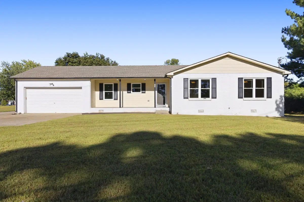 702 Hugh Hunter Rd, Oak Grove, KY 42262