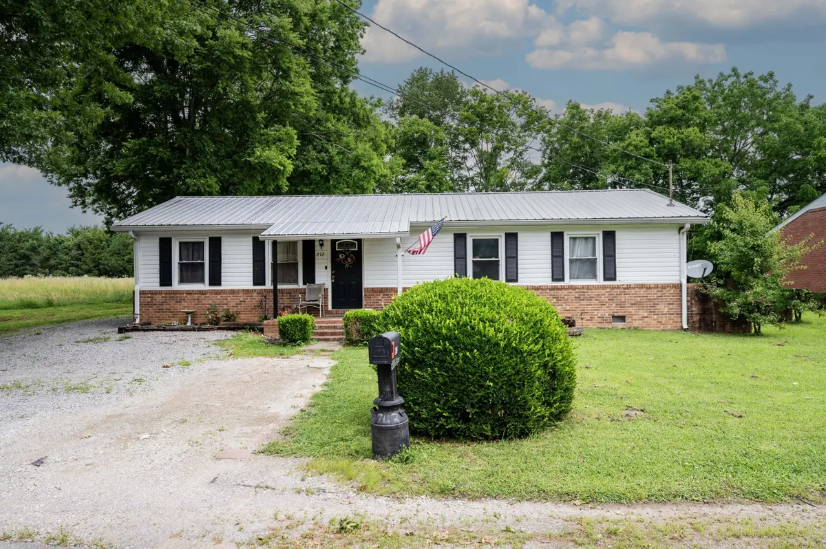 212 Decatur St, Shelbyville, TN 37160
