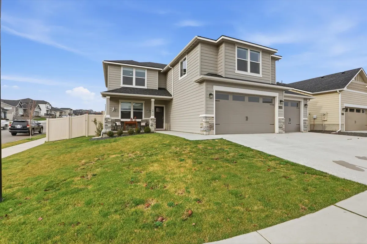1824 S Donwood St, Greenacres, WA 99016