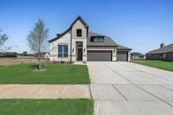 7011 Lilly Lane, Sanger, TX 76266