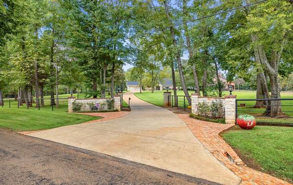 1125 County Road 1401, Jacksonville, TX 75766