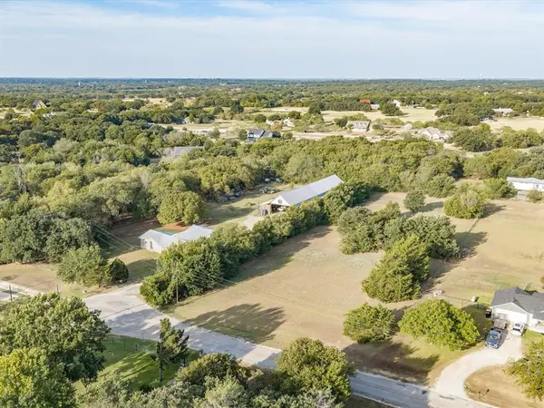 144 Lunday Lane, Burleson, TX 76028