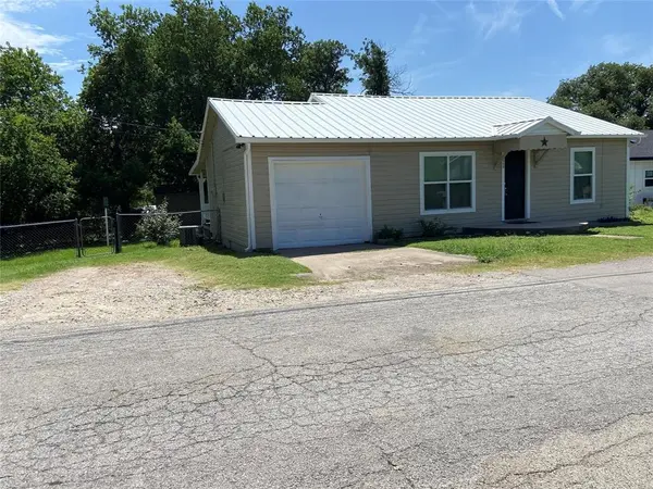 506 N Lamar Street, Weatherford, TX 76086