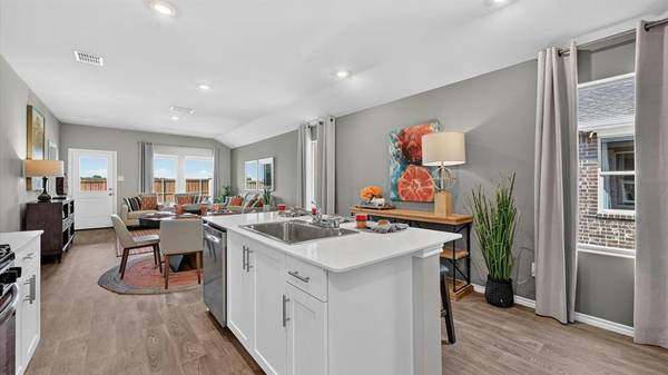 537 STERLING THICKET Lane, Denton, TX 76259