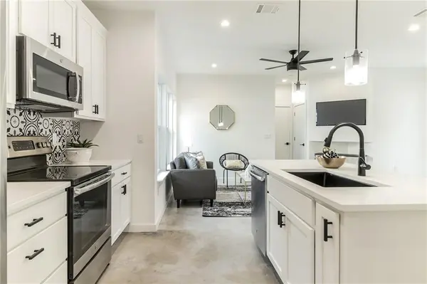 1144 Gunter ST #202, Austin, TX 78721