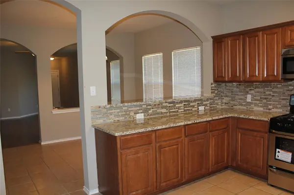 208 Firwood, Kyle, TX 78640