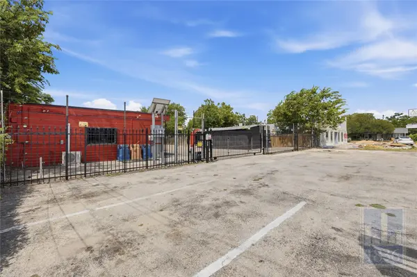 1209 W Anderson LN, Austin, TX 78757