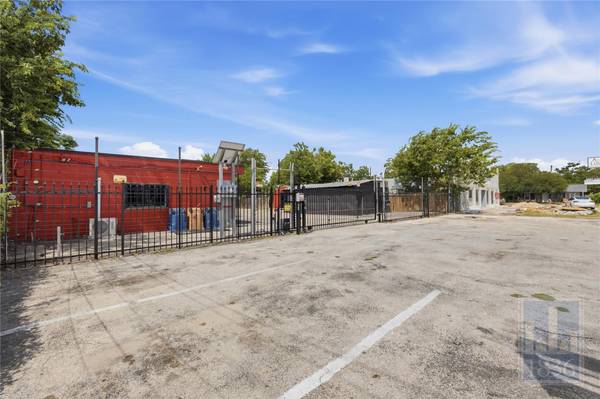 1209 W Anderson LN, Austin, TX 78757