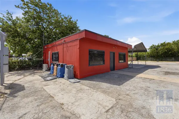 1209 W Anderson LN, Austin, TX 78757