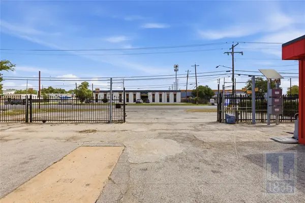 1209 W Anderson LN, Austin, TX 78757