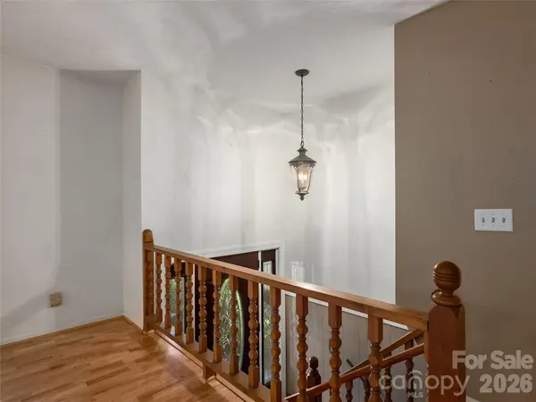 172 Long John DR, Hendersonville, NC 28791