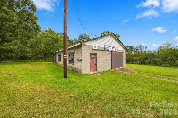 100 Duke ST, Granite Falls, NC 28630