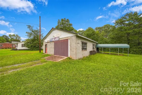 100 Duke ST, Granite Falls, NC 28630