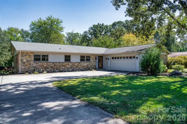 109 N Greenwood Forest DR, Etowah, NC 28729