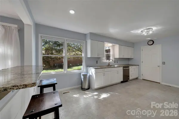 109 N Greenwood Forest DR, Etowah, NC 28729