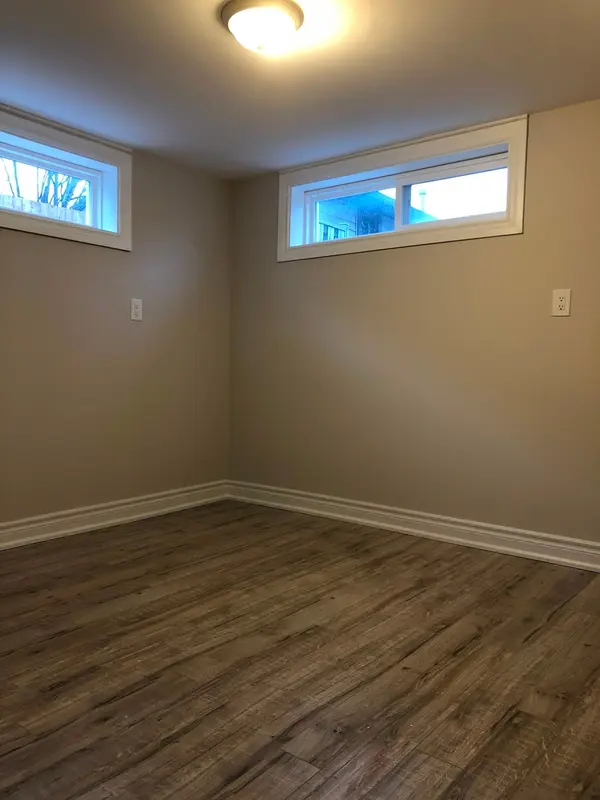 228 Farewell ST #Upper Flr, Oshawa, ON L1H 6L7