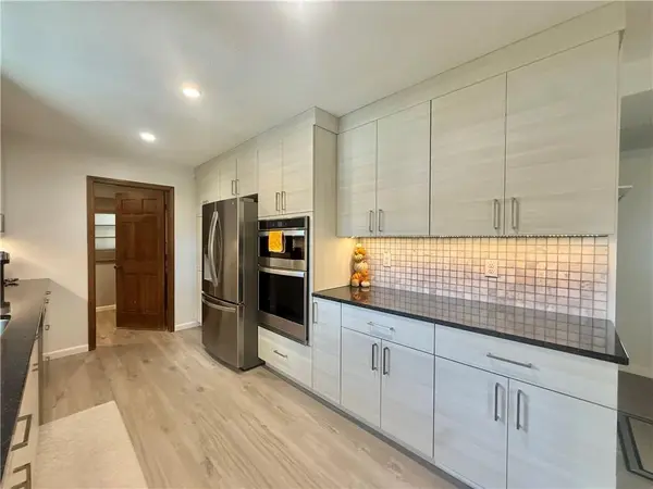 515 NW 43rd TER, Kansas City, MO 64116