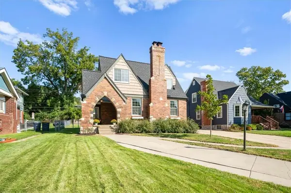 1336 E 76th ST, Kansas City, MO 64131