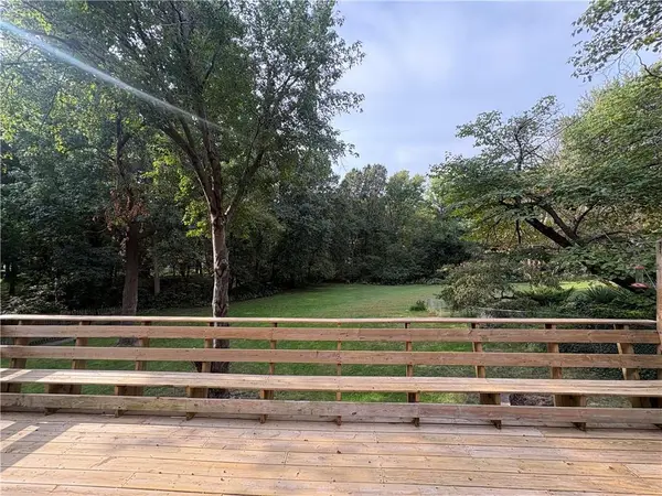 1001 Wyckwood DR, Liberty, MO 64068