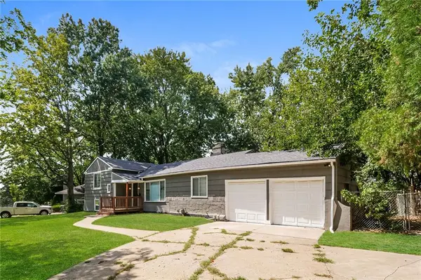 7606 Ward Pkwy, Kansas City, MO 64114