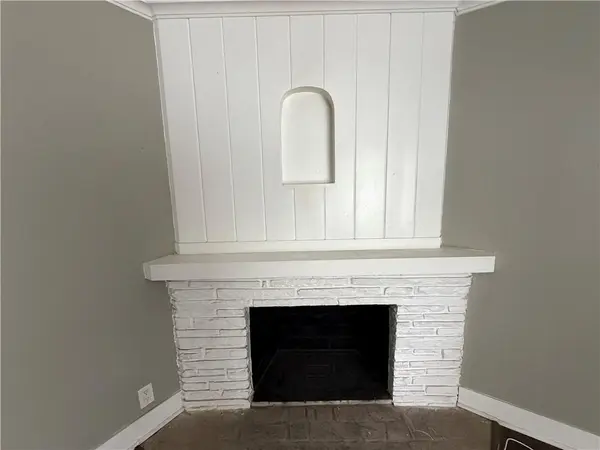7606 Ward Pkwy, Kansas City, MO 64114