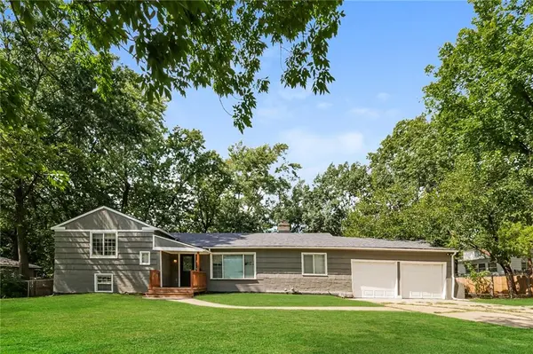 7606 Ward Pkwy, Kansas City, MO 64114