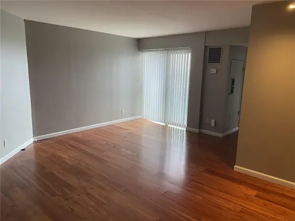 3838 Rainbow BLVD #812, Kansas City, KS 64103