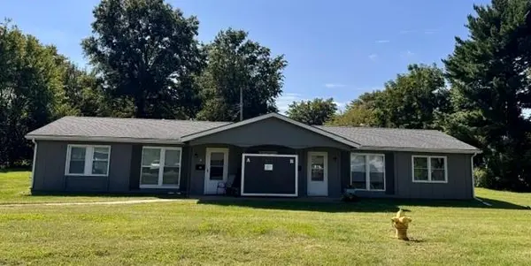 611 little AVE, Lee's Summit, MO 64063