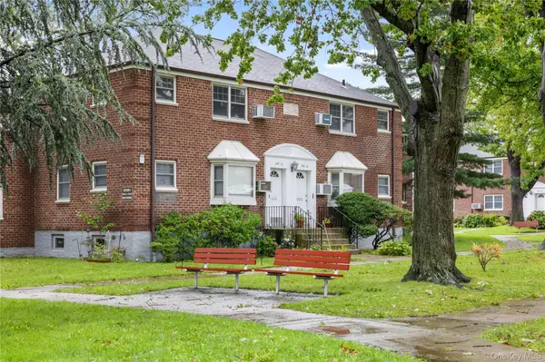 249-52 60th AVE #Upper, Little Neck, NY 11362