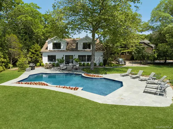 60 Franklin AVE, Quiogue, NY 11978