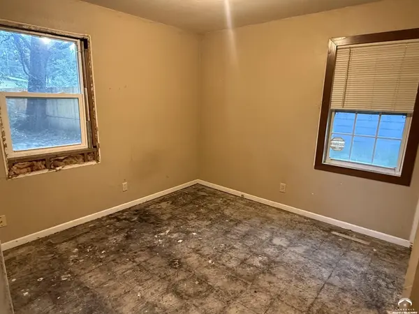 2513 Century DR, Lawrence, KS 66049