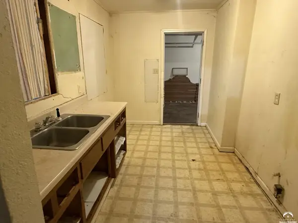 2513 Century DR, Lawrence, KS 66049