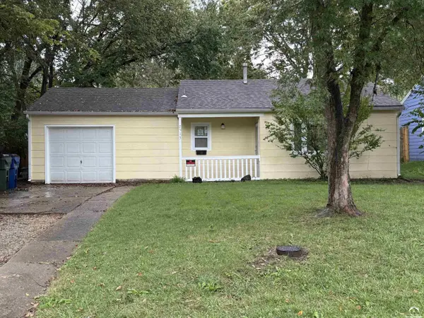 2513 Century DR, Lawrence, KS 66049