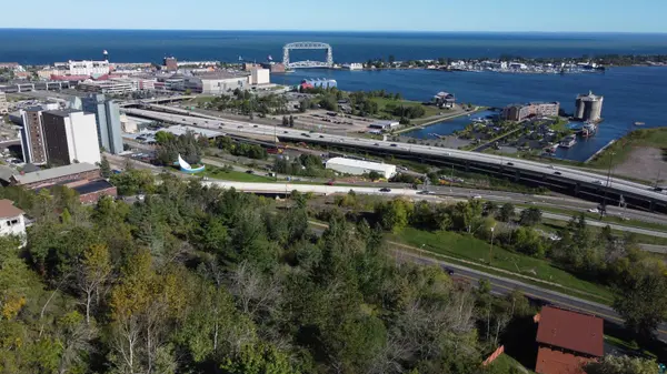 8xx W 1st St, Duluth, MN 55806