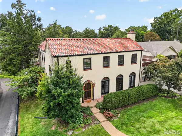 11822 Fairlind DR, St Louis, MO 63127
