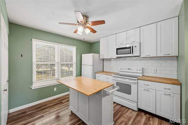678 Sugar Trail CT #5, St Peters, MO 63376