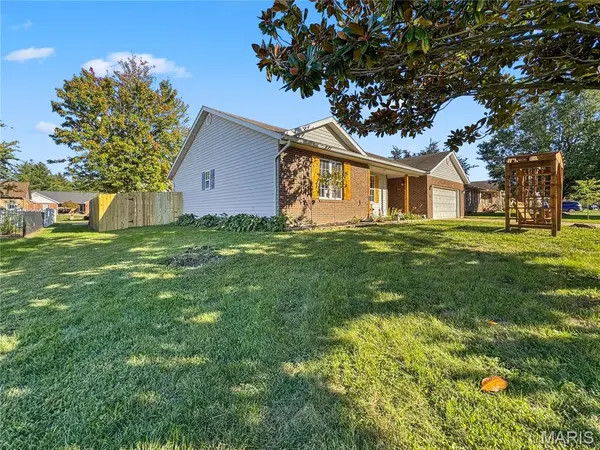 118 Osterhage DR, Waterloo, IL 62298