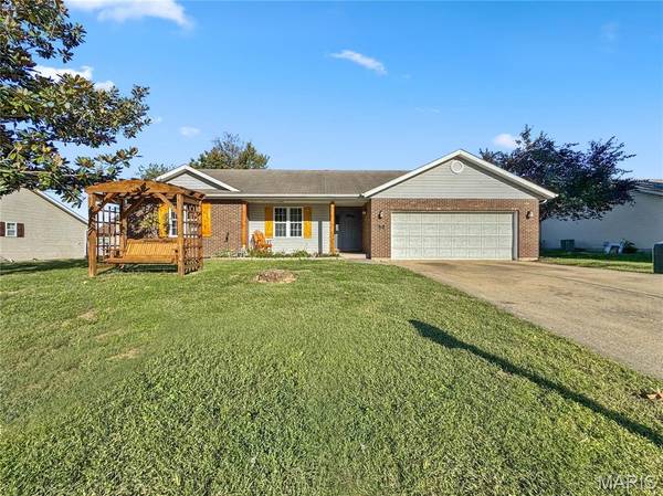 118 Osterhage DR, Waterloo, IL 62298